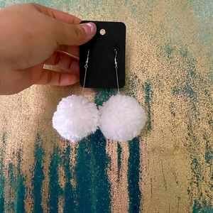 Pom Pom earrings